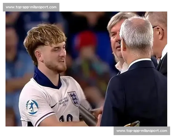 埃利奥特 5 球助英格兰 U21 加时 3-2 绝杀德国卫冕欧青赛 埃利奥特 5 球助英格兰 U21 加时 3-2 绝杀德国卫冕欧青赛