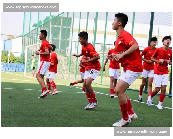 江苏海安博文高中足球队出征全国总决赛 青春风暴剑指冠军