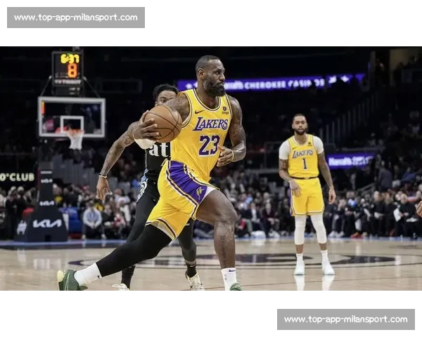 天妒英才：詹姆斯生涯屡战历史级强敌，命运枷锁何时能破？