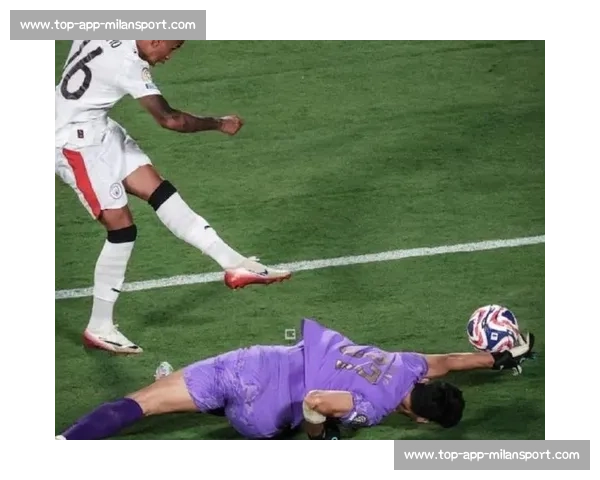 布努 10 扑救 + 76% 传球率封神！利雅得新月加时弑曼城创亚洲历史