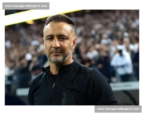 斯基拉：狼队敲定 21 岁西班牙边锋，费尔 - 洛佩斯签约至 2030 年