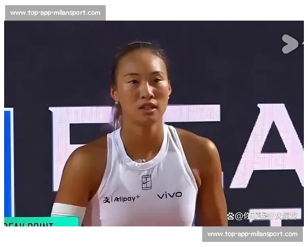 郑钦文决胜盘遭逆转！6-4 扳平仍难敌辛纳科娃